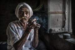 Amitabh-and-his-Smoke